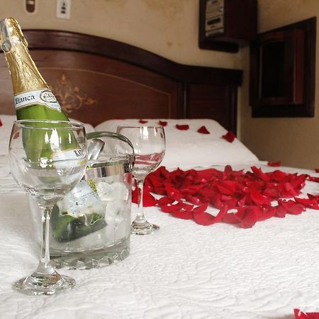 Motel Piramides De Cristal ボゴタ エクステリア 写真