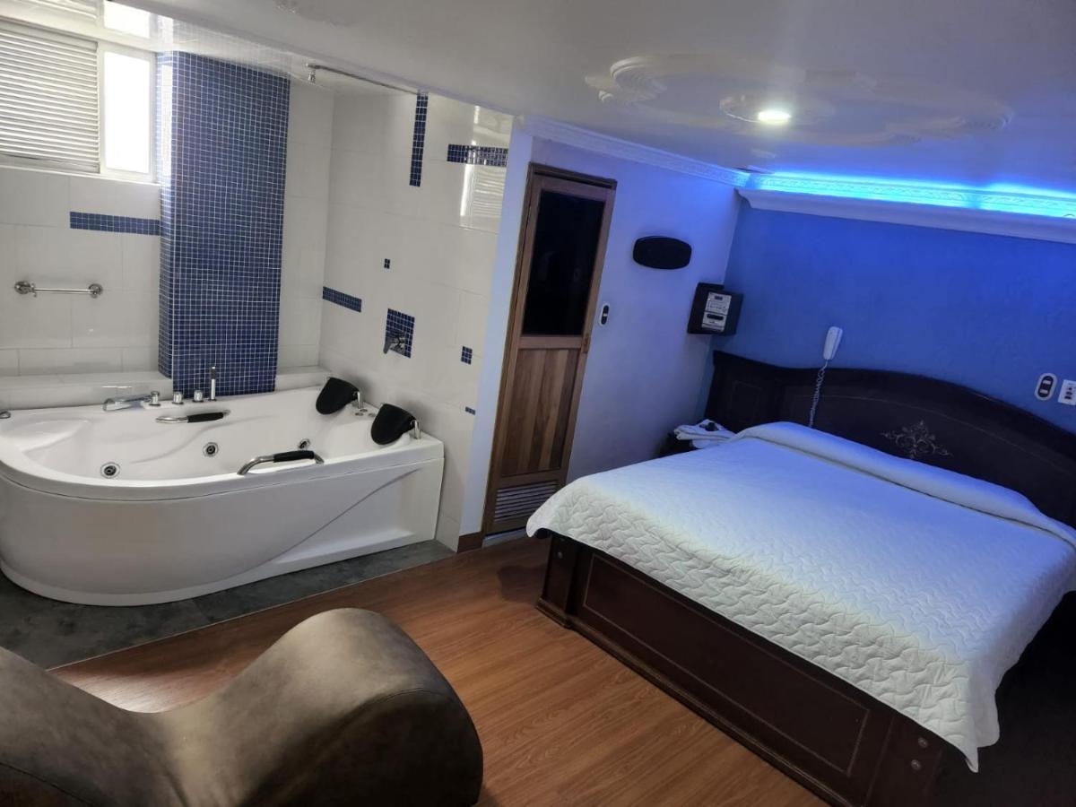 Motel Piramides De Cristal ボゴタ エクステリア 写真