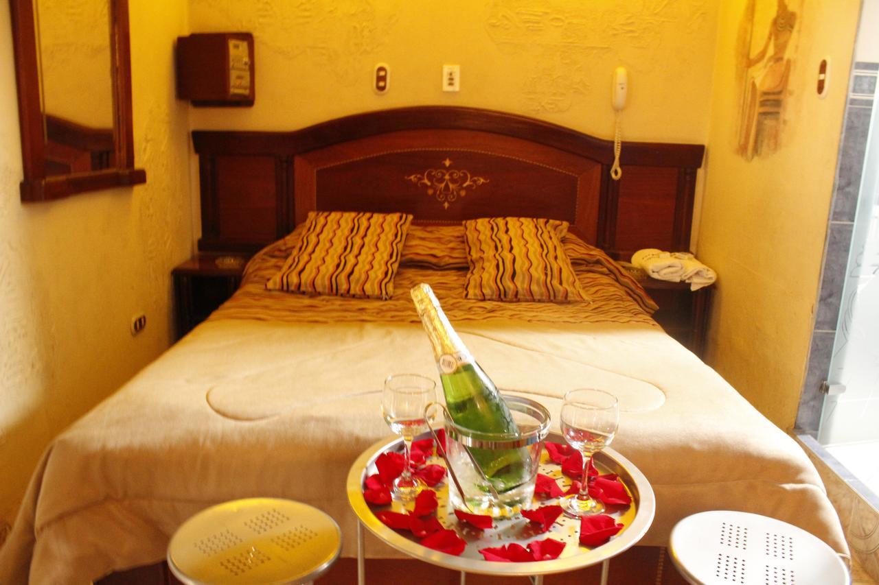 Motel Piramides De Cristal ボゴタ エクステリア 写真
