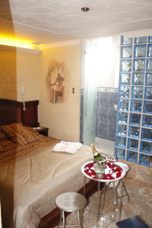 Motel Piramides De Cristal ボゴタ エクステリア 写真