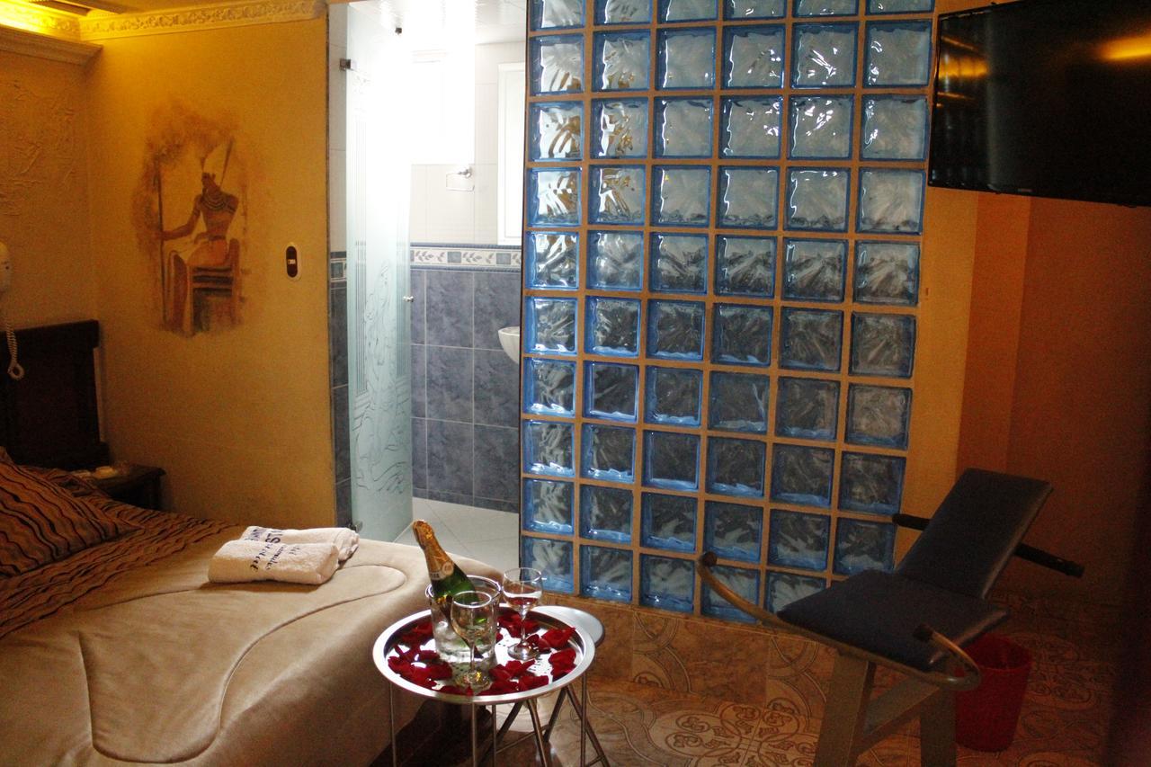 Motel Piramides De Cristal ボゴタ エクステリア 写真