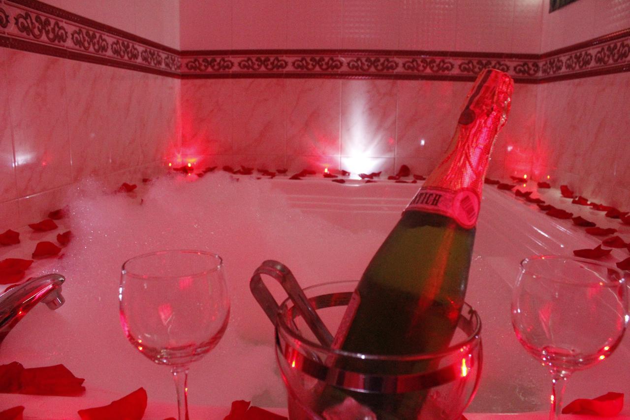 Motel Piramides De Cristal ボゴタ エクステリア 写真